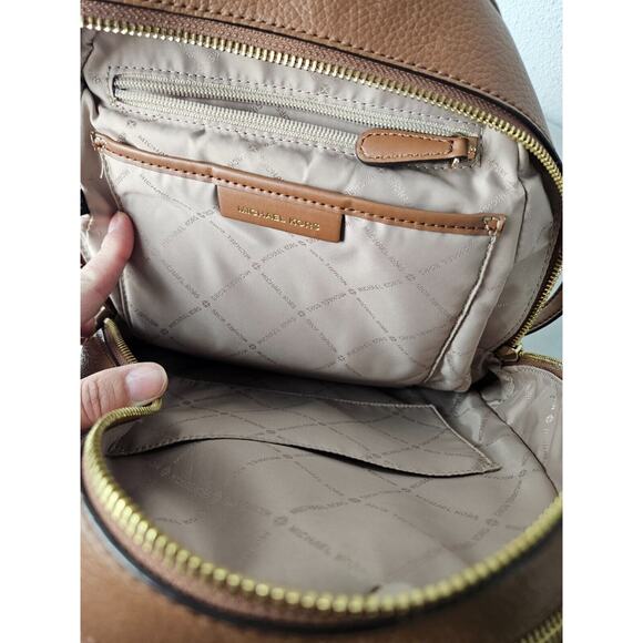 Michael Kors Rhea Zip Medium Leather Backpack brown pebbled leather - Picture 6 of 8